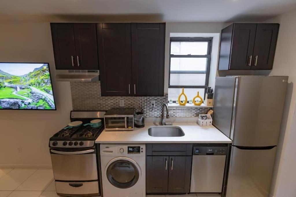 Stylish 5 Bedroom Apt In Nyc! Pangsapuri *