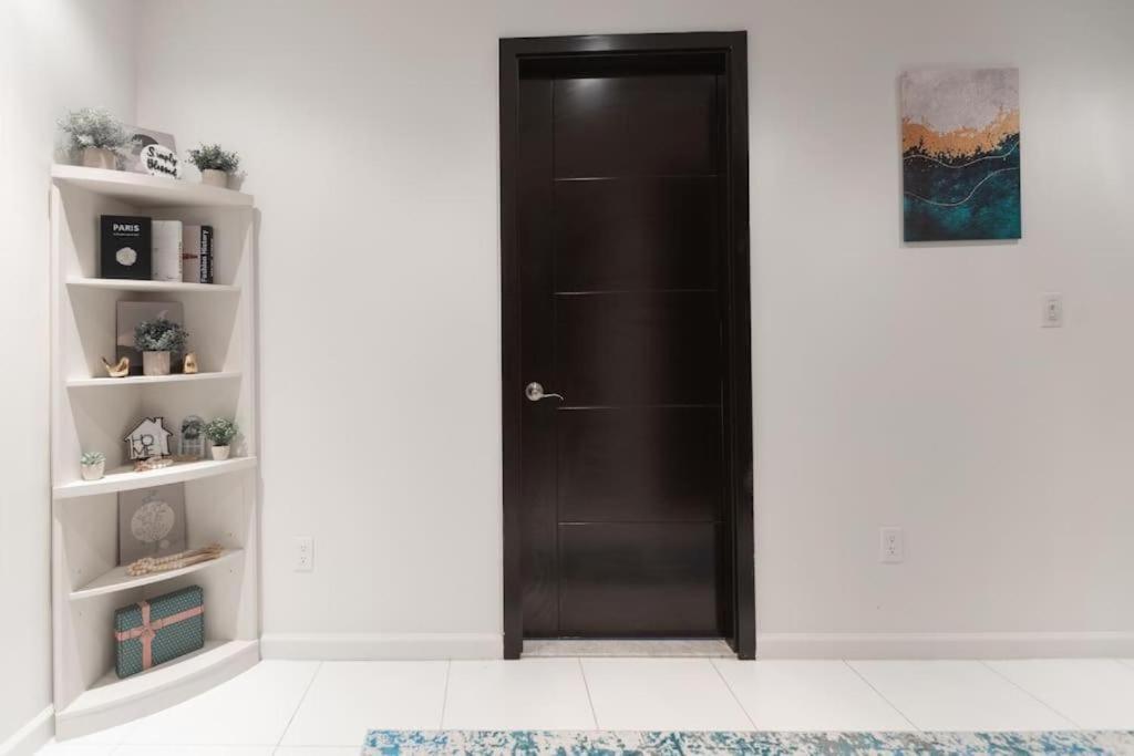 Stylish 5 Bedroom Apt In Nyc!