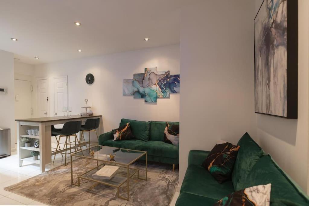 Stylish 5 Bedroom Apt In Nyc! Apartment